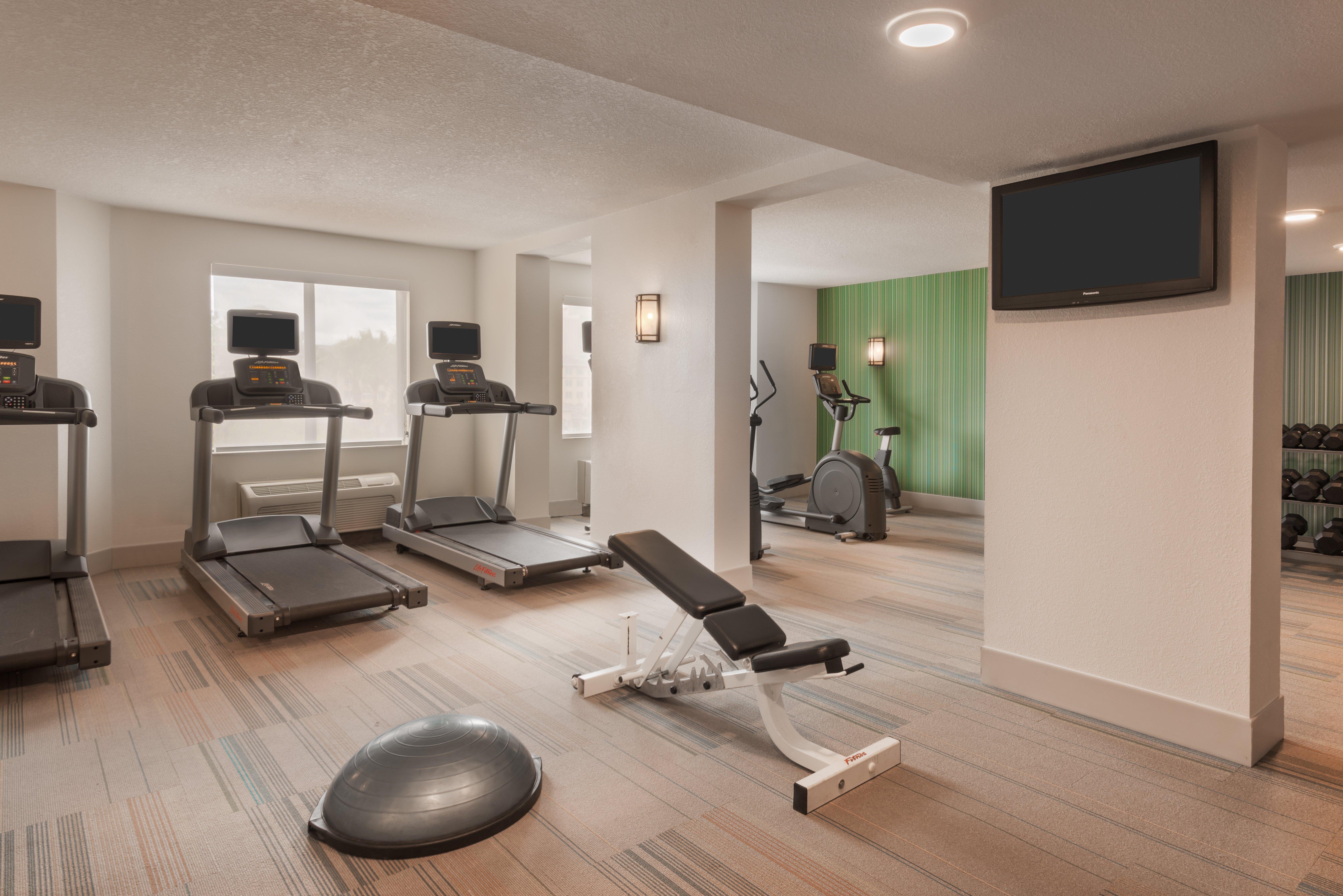 Hotel Holiday Express & - Nearest Universal By Ihg